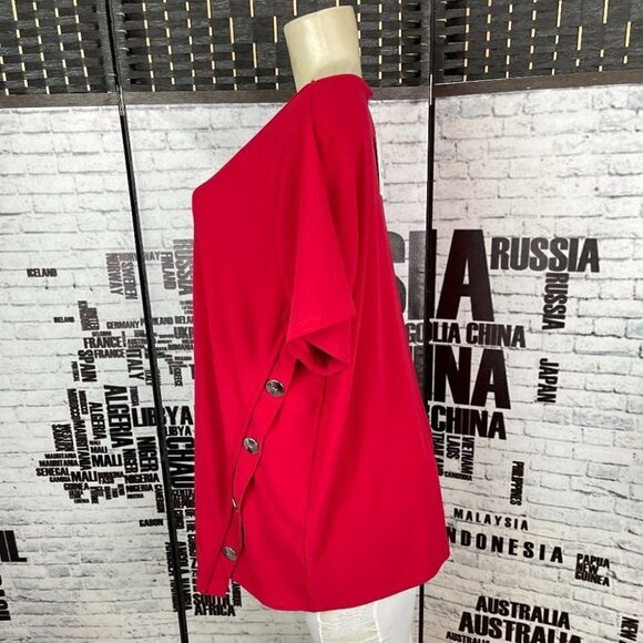 89th & Madison Plus 2X Solid Red Button Detail Down One Side Short Sleeve Top - Picture 4 of 5